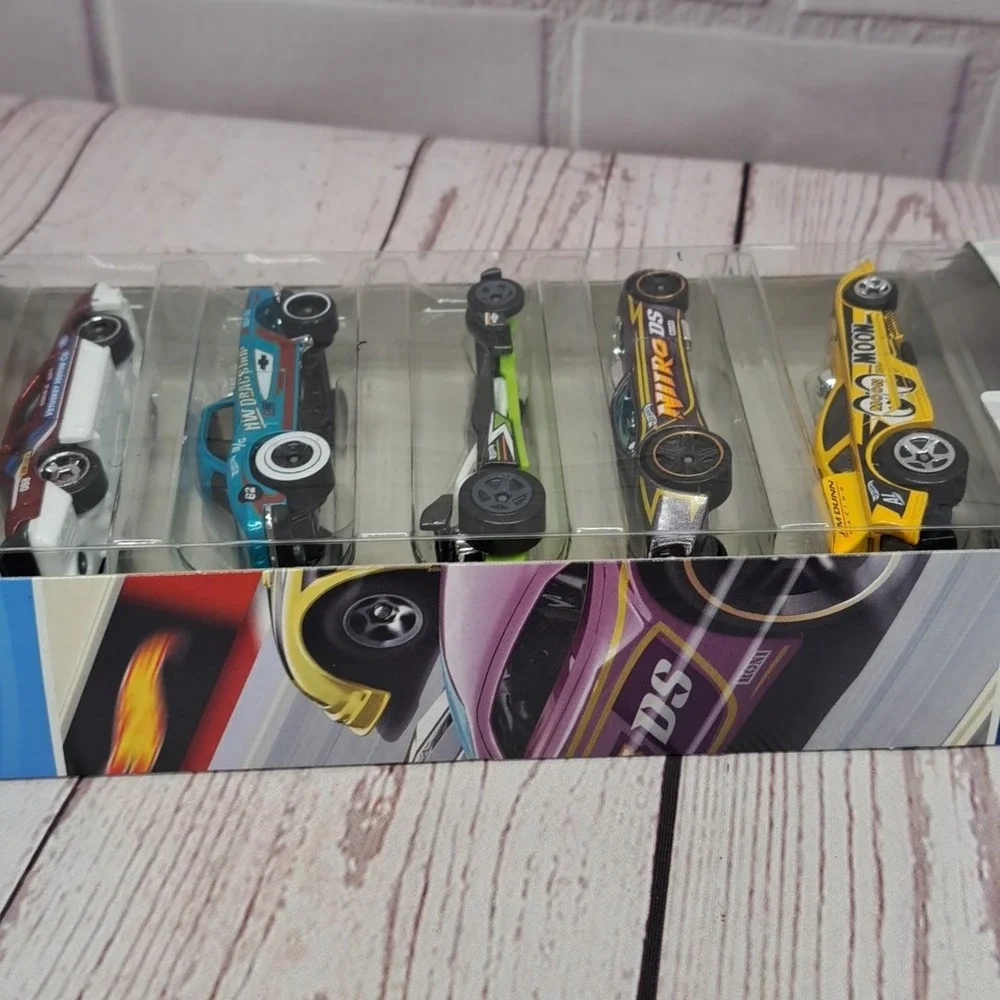 2024 Hot Wheels 5 Pack HW Drag Strip  '88 T-Bird, '62 vette, Moon Dragster Musta
